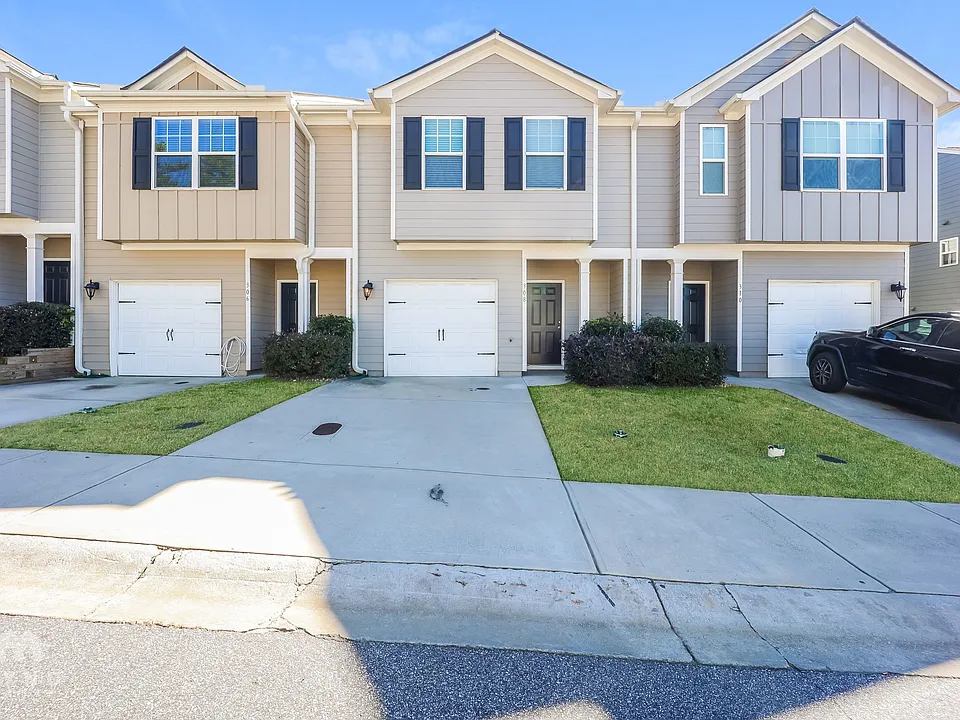 308 Highwood Ln