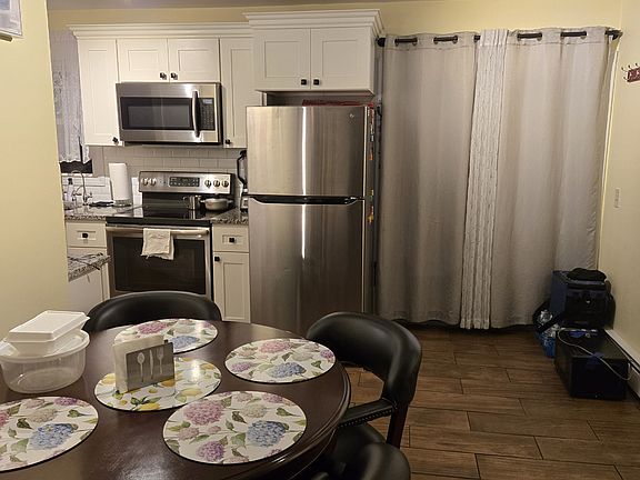 2nd image of 37 Glasser St #1