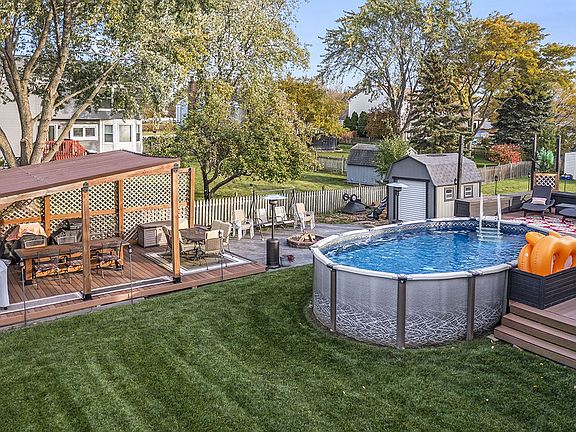 4th image of 1275 Narragansett Dr