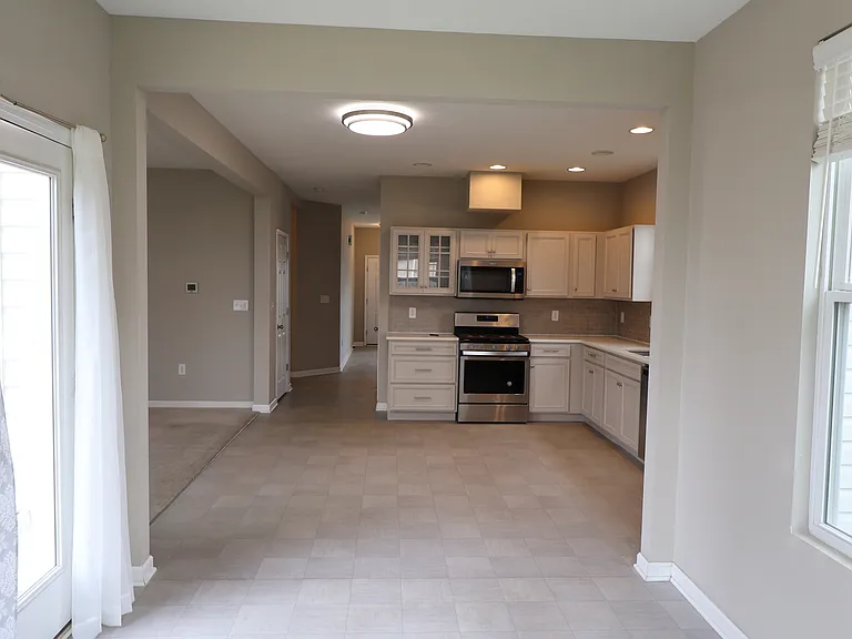 1899 Lakecrest Dr — Photo 22