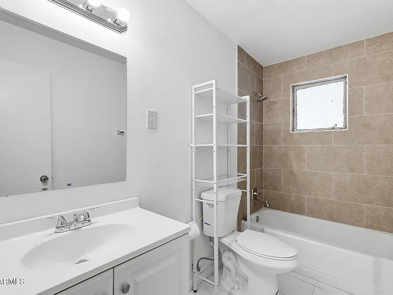 2401 N 66th St — Photo 34