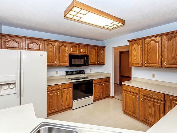 4th image of 5991 Deerfield Dr
