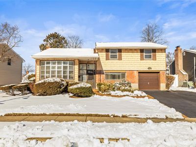 87 Country Drive, Plainview, NY, 11803
