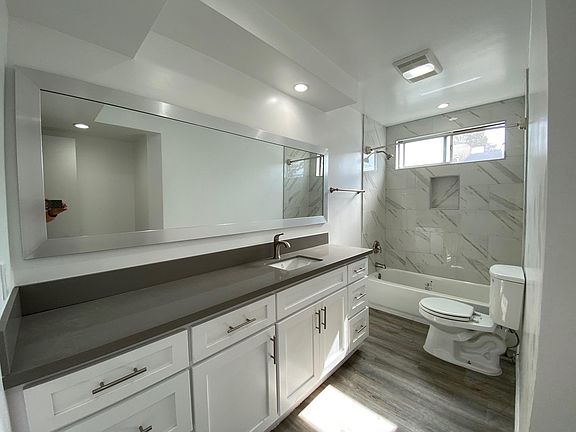 2nd image of 105-1020 S Sherbourne Dr #105