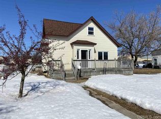 324 Minnesota Ave, Gladstone, MI 49837