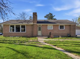 205 1st Ave NW, New London, MN 56273