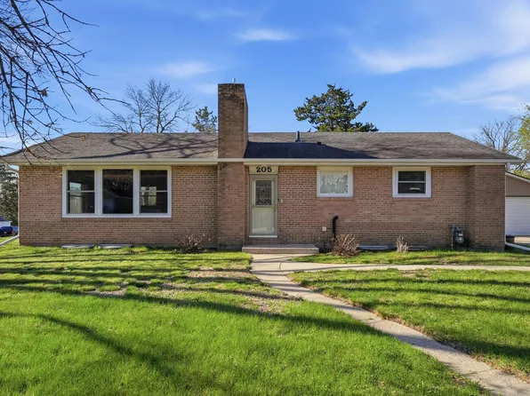 205 1st Ave NW, New London, MN 56273