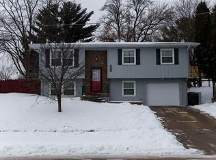 325 Shrader Rd, Iowa City, IA 52245