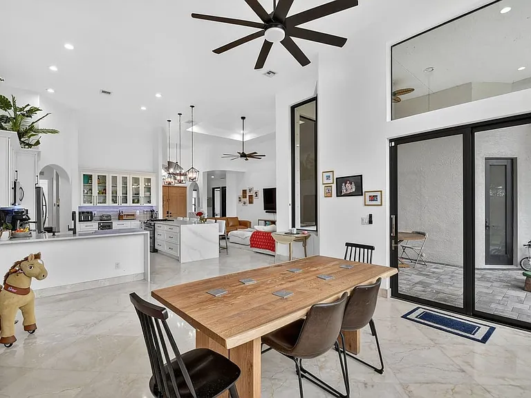 10337 Trianon Pl — Photo 46