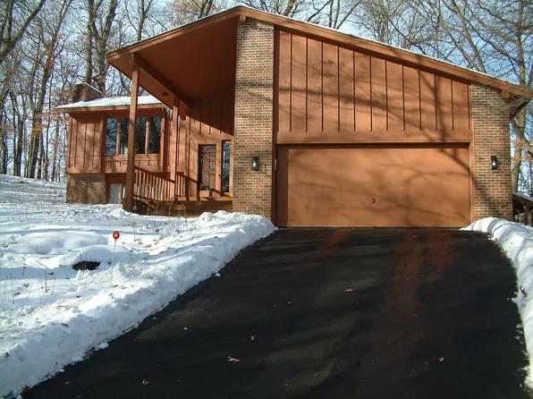 5210 Shady Ln, Shorewood, MN 55331