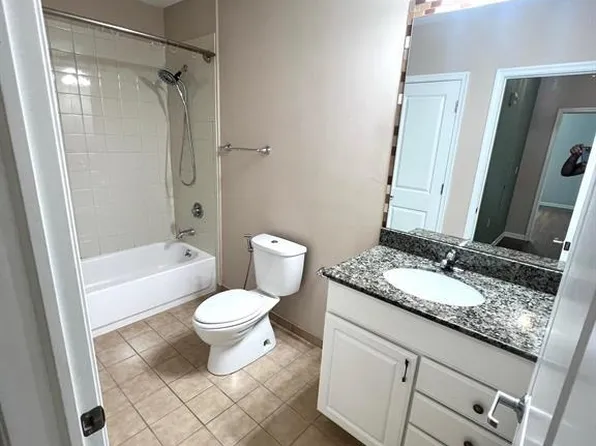 1209 Summit Avenue image 11 of 21