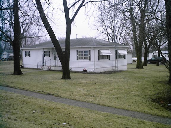 2nd image of 104 E Main
