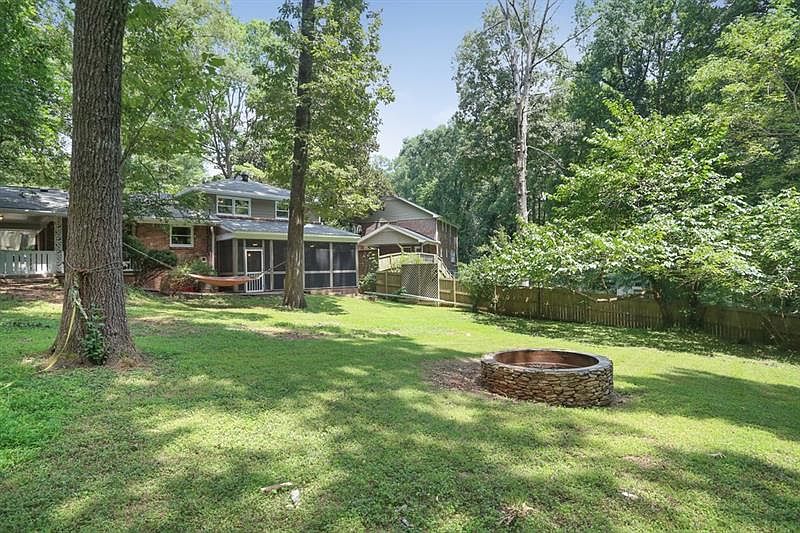 2nd image of 2212 Cedarbrook Ct