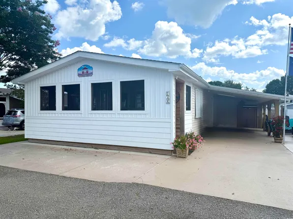 465 Sandpebble Dr., Surfside Beach, SC 29575