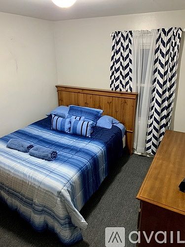 1st image of 878 Storer Ave #1
