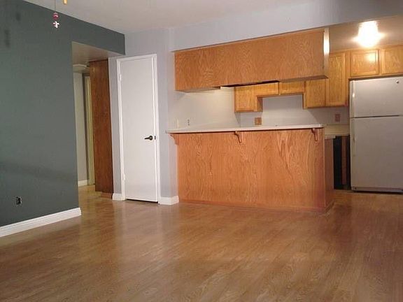 2nd image of 4042 Vosburg St