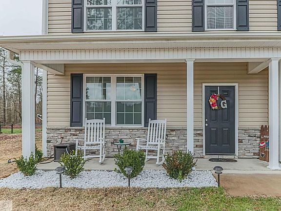 3rd image of 201 Grand Oaks Dr