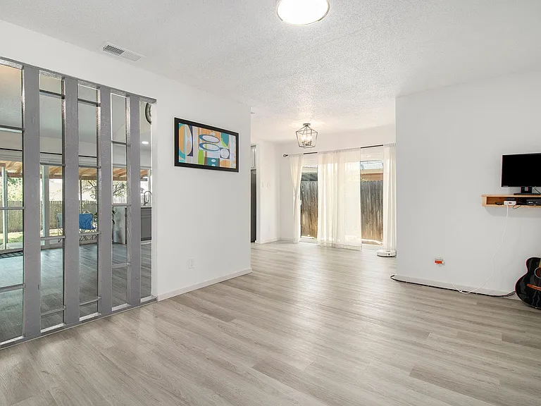 1014 Terrace Trl — Photo 10