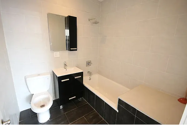 Rented by Makover Group Inc | media 4