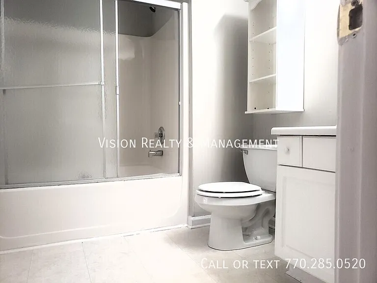 229 Bainbridge Cir — Photo 16