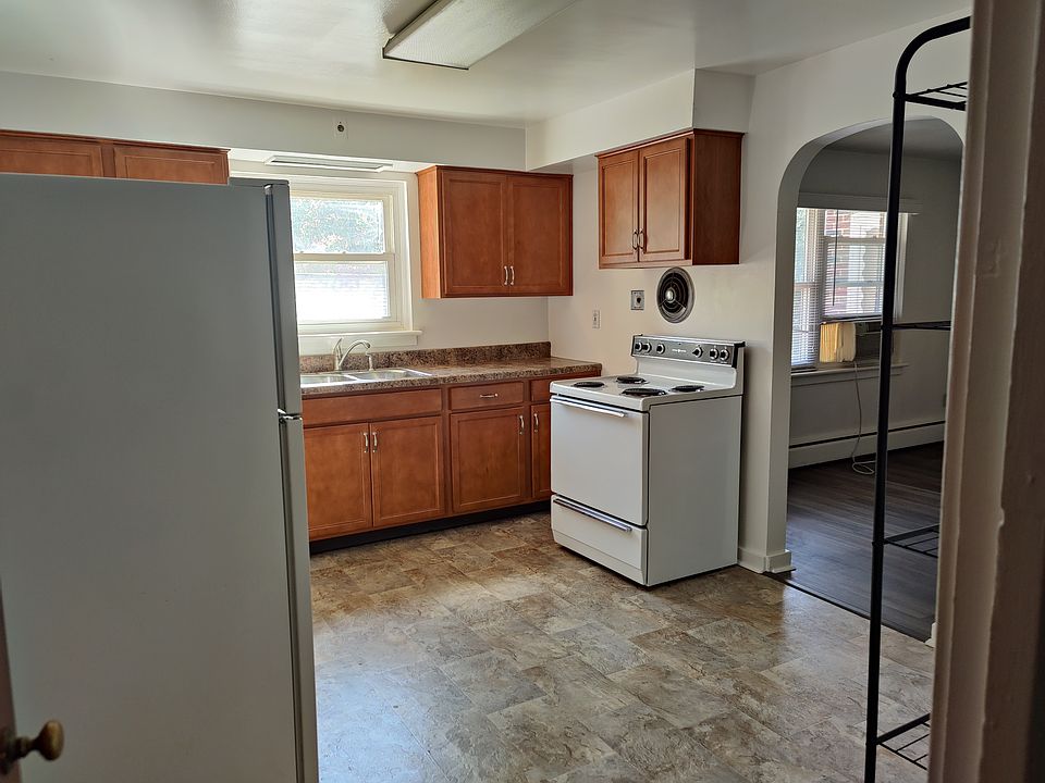 1st image of 4 S 21st St Floor 2