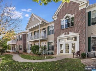 107 Four Seasons Dr, Wayne, NJ 07470