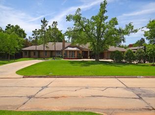 1628 Queenstown Rd, Nichols Hills, OK 73116