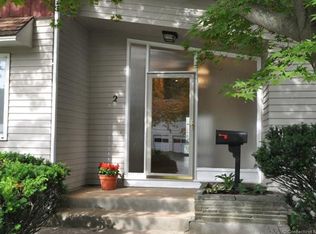 2 Cascade Rd, West Hartford, CT 06117