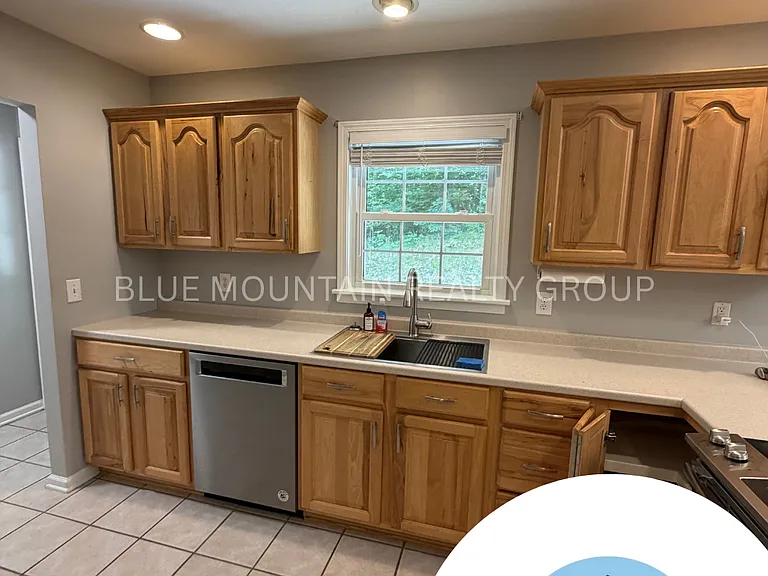 158 Hayfield Dr — Photo 11