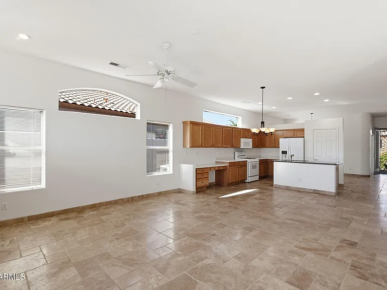 15707 E Cactus Dr — Photo 4