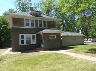 619 N Minnesota St, Mitchell, SD 57301