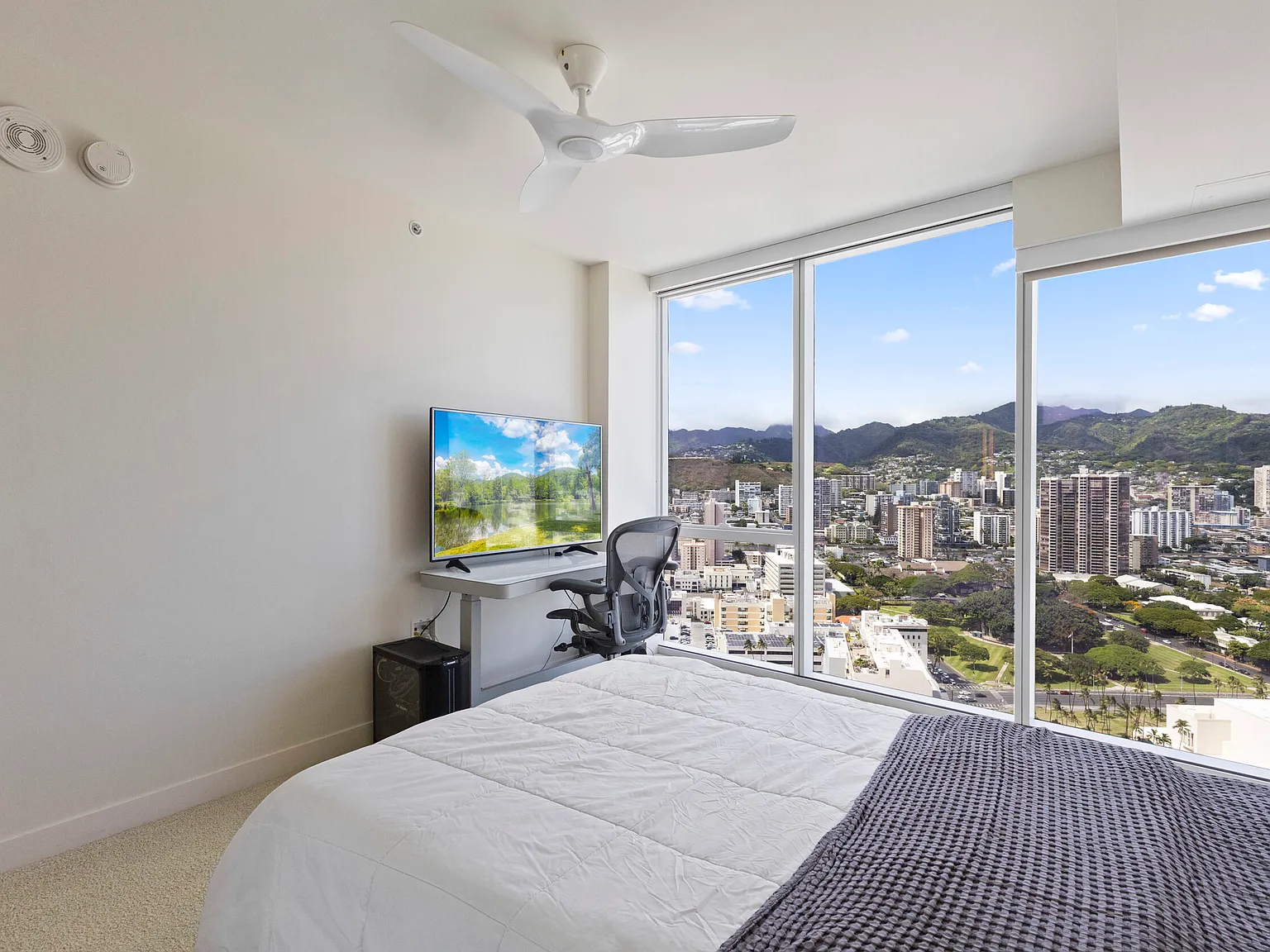 888 Kapiolani Boulevard Suit 3802 - 3802 — Photo 3