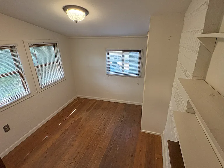 813 River St — Photo 2
