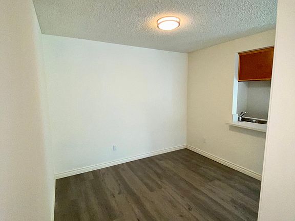 4th image of 916 S Atlantic Blvd #5