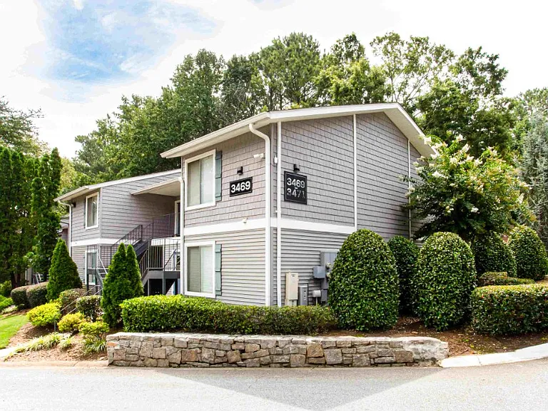 Midwood Estates — Photo 16