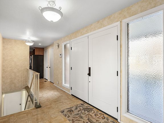 5th image of 731 W 3750 N