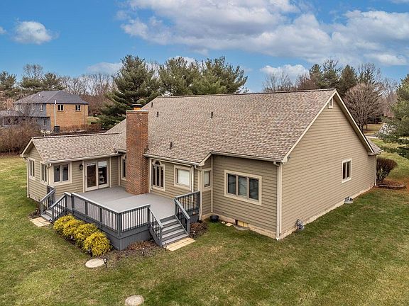 2nd image of 6600 Lake Of The Woods Point