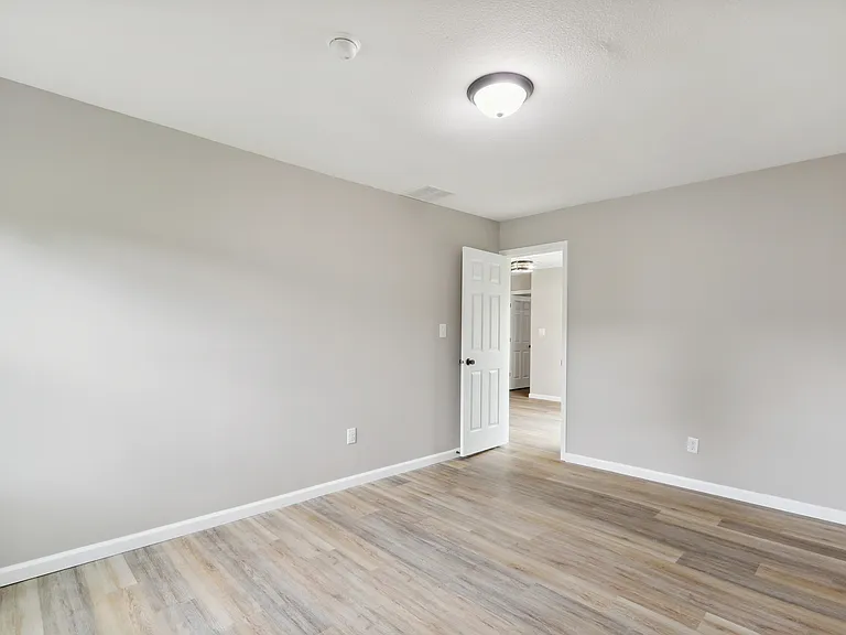 714 Bethume Ct — Photo 16