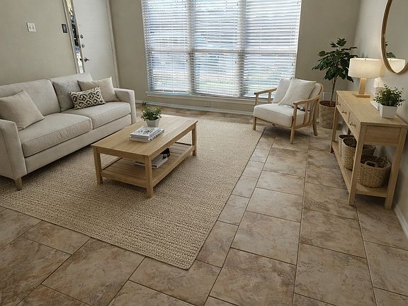 5th image of 11144 Valleydale Dr