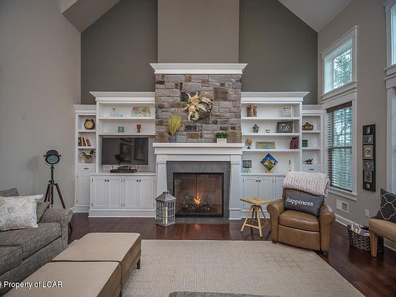 4th image of 127 Rock Ridge Dr