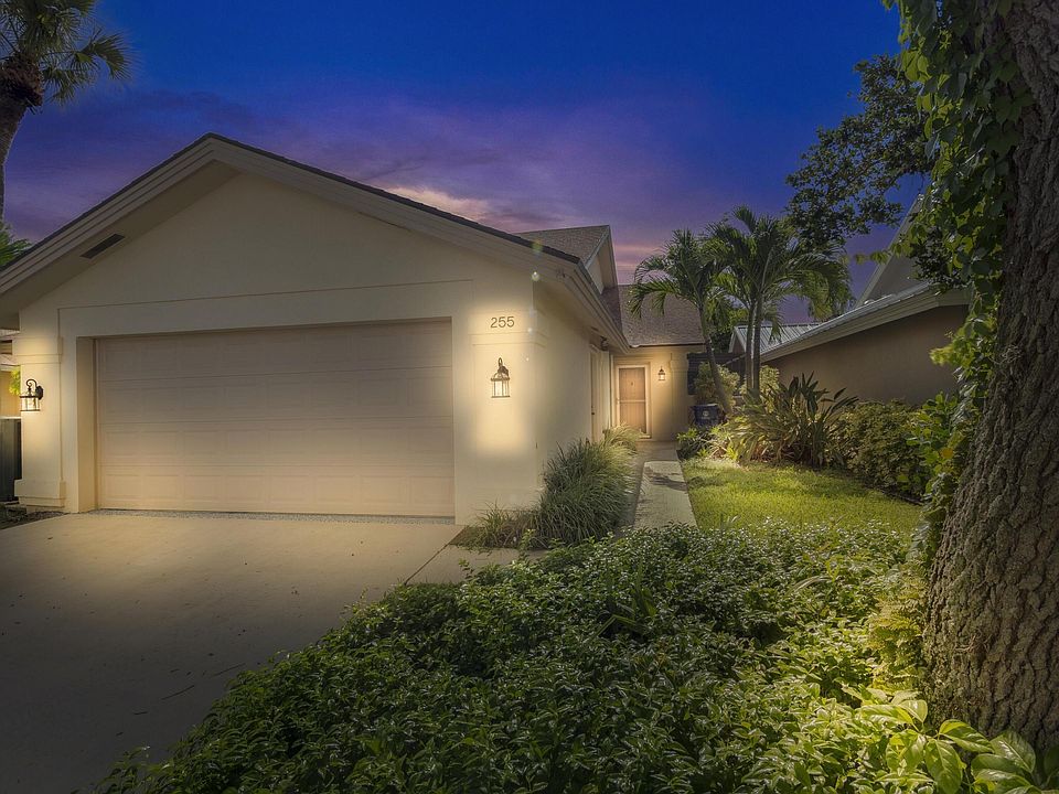 1st image of 255 East River Park Drive