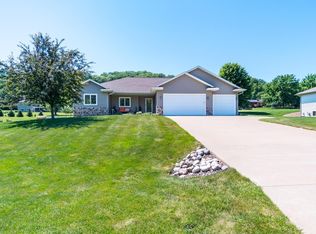 W5967 Schultz Ln, Onalaska, WI 54650