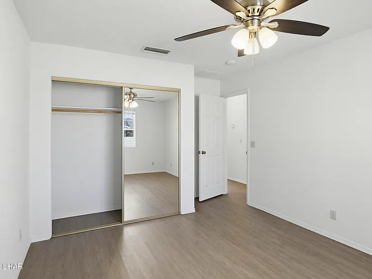 3099 Jamaica Blvd S — Photo 27