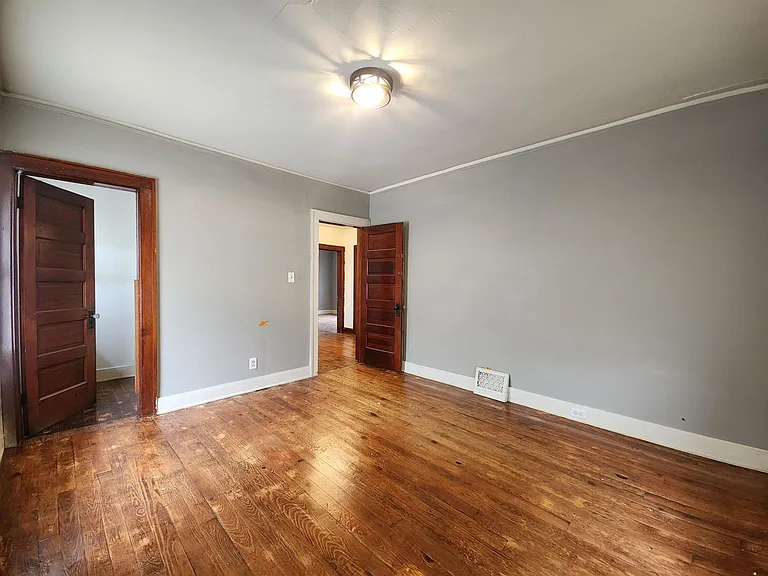 805 N Linn St — Photo 14