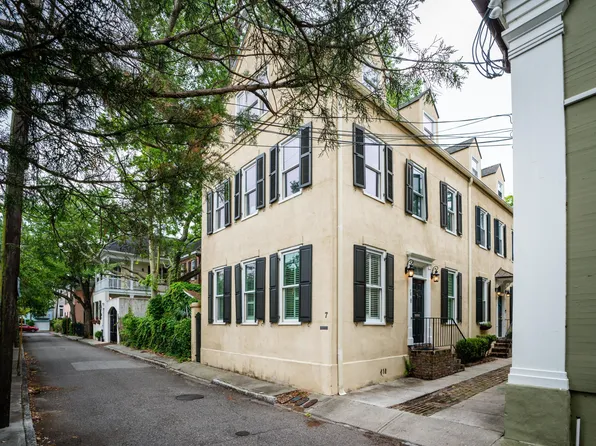 7 West St APT B, Charleston, SC 29401