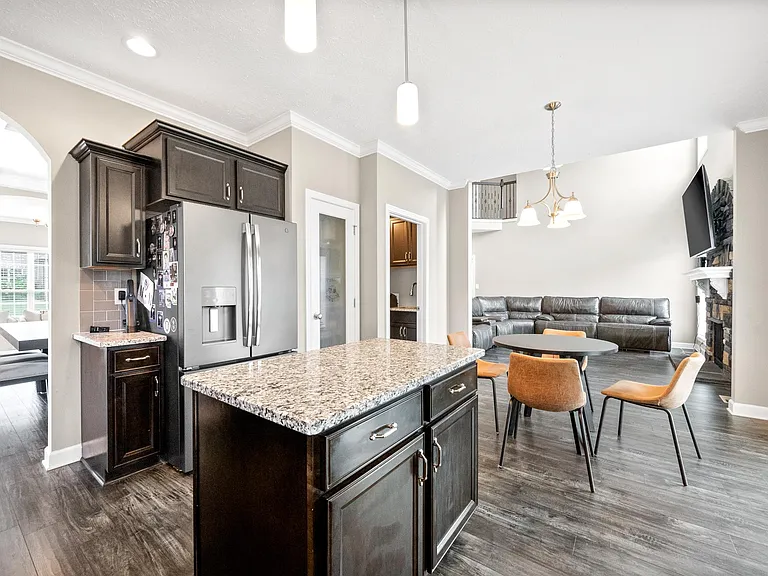 2831 Chatfield Dr — Photo 10