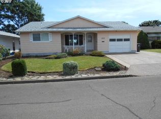 320 S Cascade Dr, Woodburn, OR