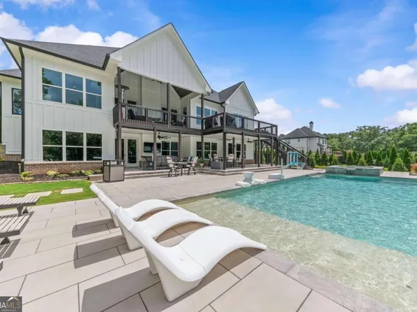 2218 Shoal Creek Rd, Buford, GA 30518