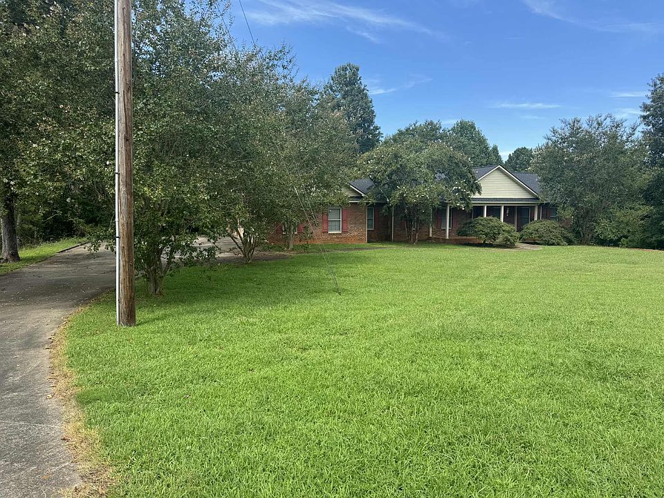 Front view from the driveway.