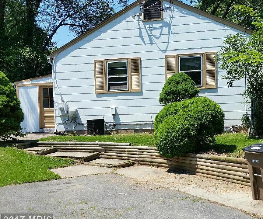 2nd image of 523 Pinewood Rd